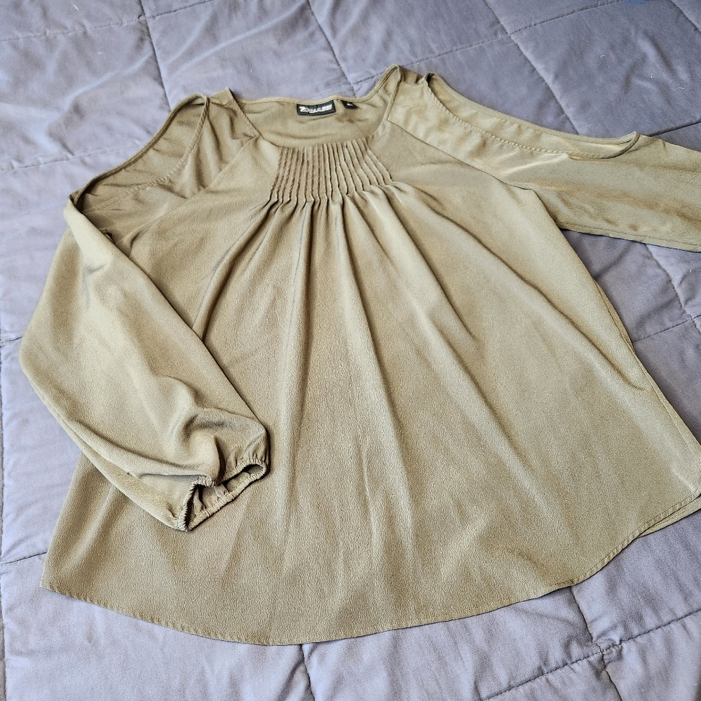 New York & Company 7th Avenue Design Studio Cold Shoulder Top